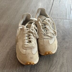 Beige Suede veja Sneakers